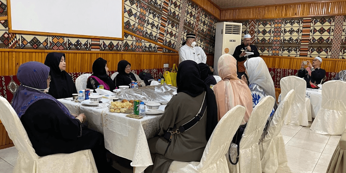 Benefits and Rewards of Feeding Others in Islam